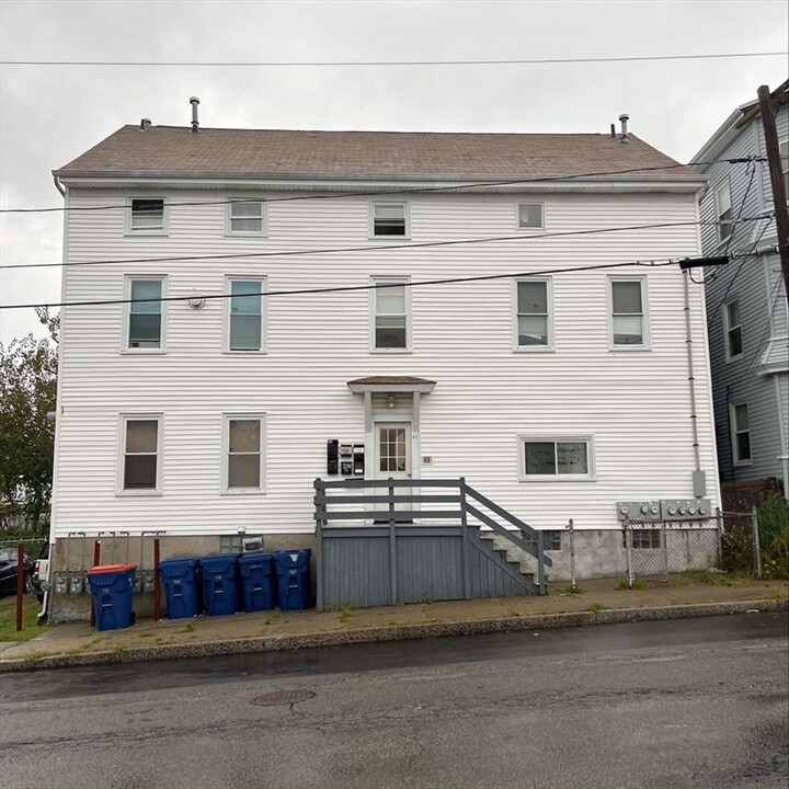 47 Boutwell St in Fall River, MA - Building Photo