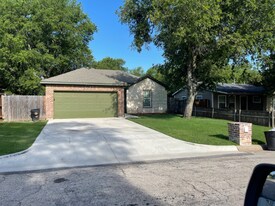 640 Kimbrough St in White Settlement, TX - Building Photo