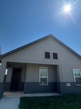 672 The Cottages in Godley, TX - Building Photo - Building Photo