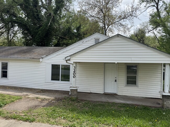 property at 3200 SE Colorado Ave