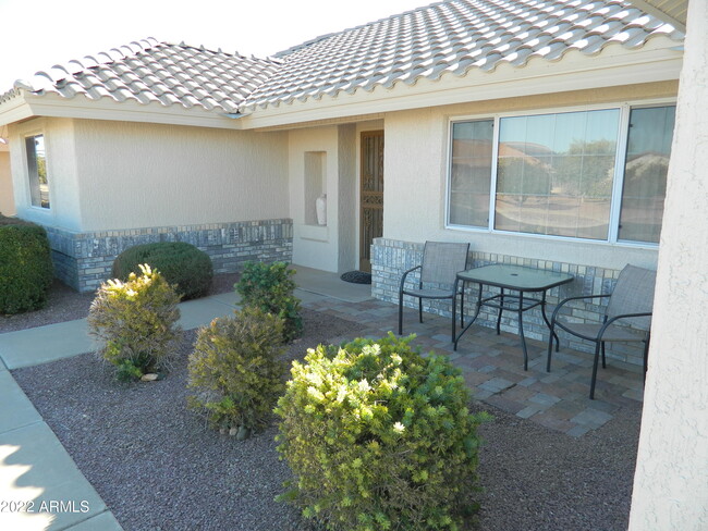 15007 W White Horse Dr in Sun City West, AZ - Foto de edificio - Building Photo