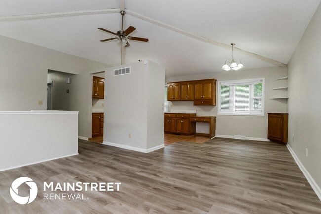 6808 NW Victor Dr in Kansas City, MO - Building Photo - Building Photo