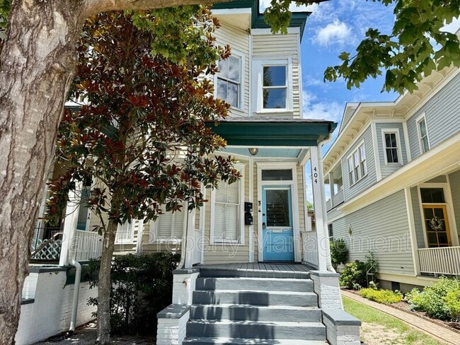 402 E Park Ave in Savannah, GA - Building Photo - Building Photo
