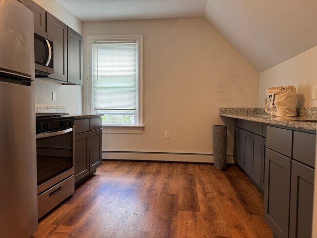 986 Smith St in Providence, RI - Building Photo - Building Photo