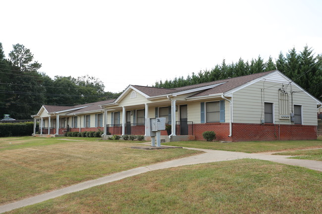 Sally Craig Apartments in Lawrenceville, GA - Building Photo - Building Photo