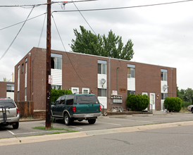 South Huron Street Townhomes in Littleton, CO - Building Photo - Building Photo