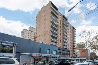 133-36 41st Rd in Flushing, NY - Foto de edificio - Building Photo