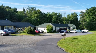 2136-2140 Route 44 in Pleasant Valley, NY - Building Photo - Building Photo