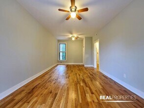 645 W Oakdale Ave in Chicago, IL - Building Photo - Building Photo