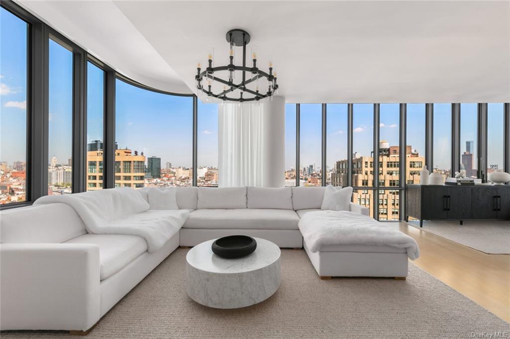 565 Broome St, Unit S21B in New York, NY - Building Photo