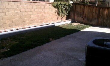 4513 Streamport Dr in Riverside, CA - Building Photo - Building Photo