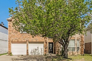3336 Raleigh Dr in Fort Worth, TX - Building Photo