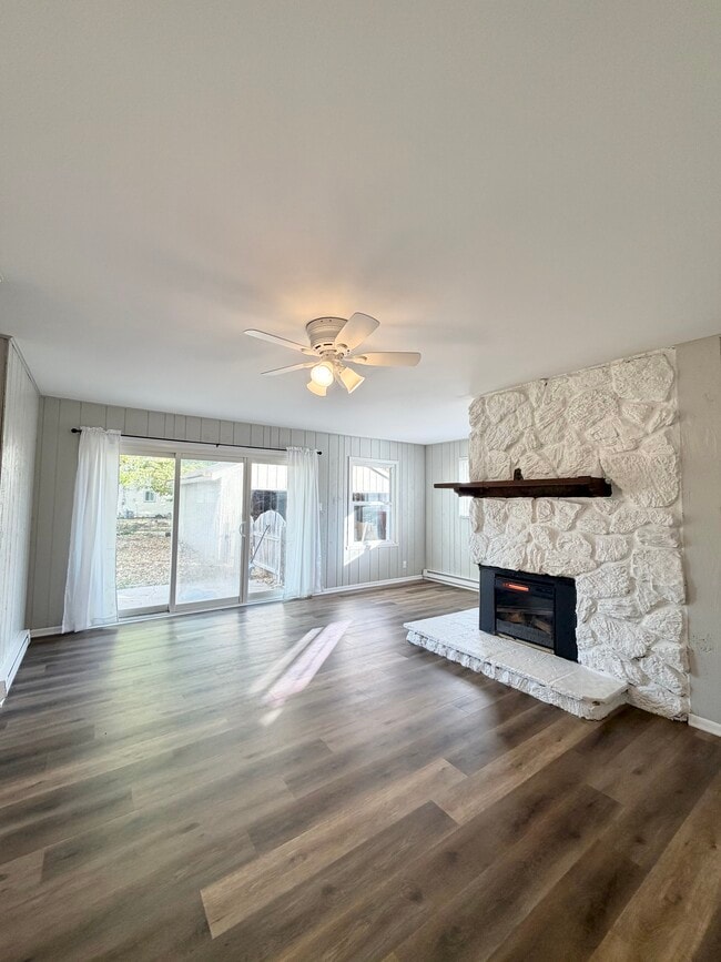 1122 Kingsley Dr in Machesney Park, IL - Building Photo - Building Photo