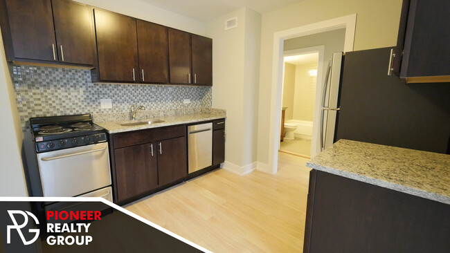 429 W Wellington Ave, Unit 3D