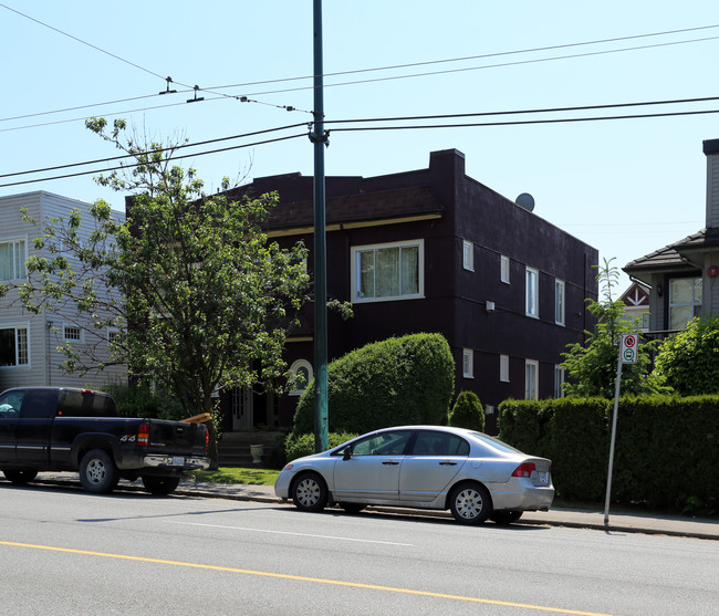 2472 W 4th Ave in Vancouver, BC - Building Photo - Primary Photo