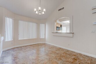 8753 Country View Ave in Las Vegas, NV - Foto de edificio - Building Photo