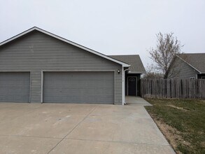 1334 N Curtis Ct in Wichita, KS - Building Photo - Building Photo