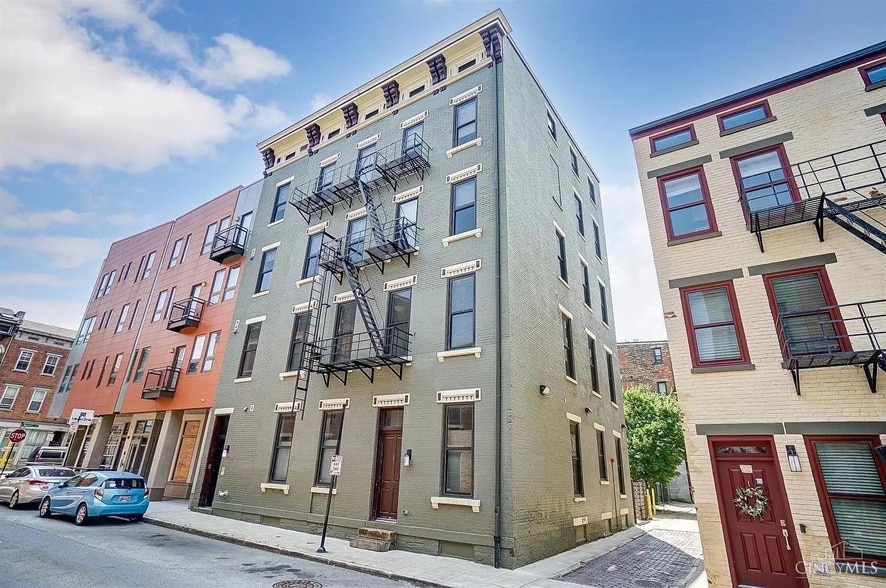 27 Mercer St in Cincinnati, OH - Building Photo