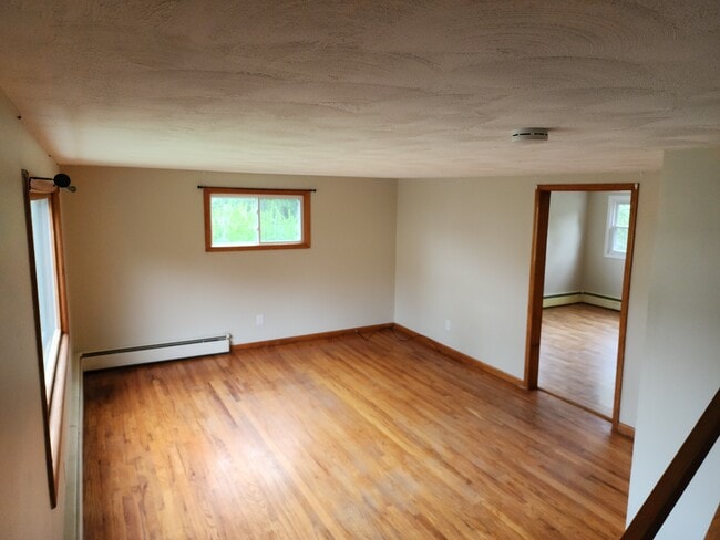 601 Zimmer Ave, Unit Apt A in Endicott, NY - Foto de edificio - Building Photo