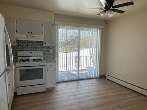 1135 Royal Blvd in Elgin, IL - Building Photo - Building Photo