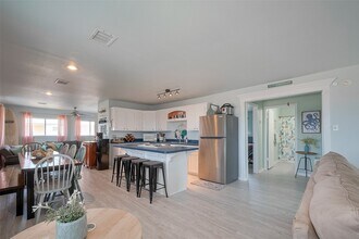 510 Oyster St in Surfside Beach, TX - Building Photo - Building Photo