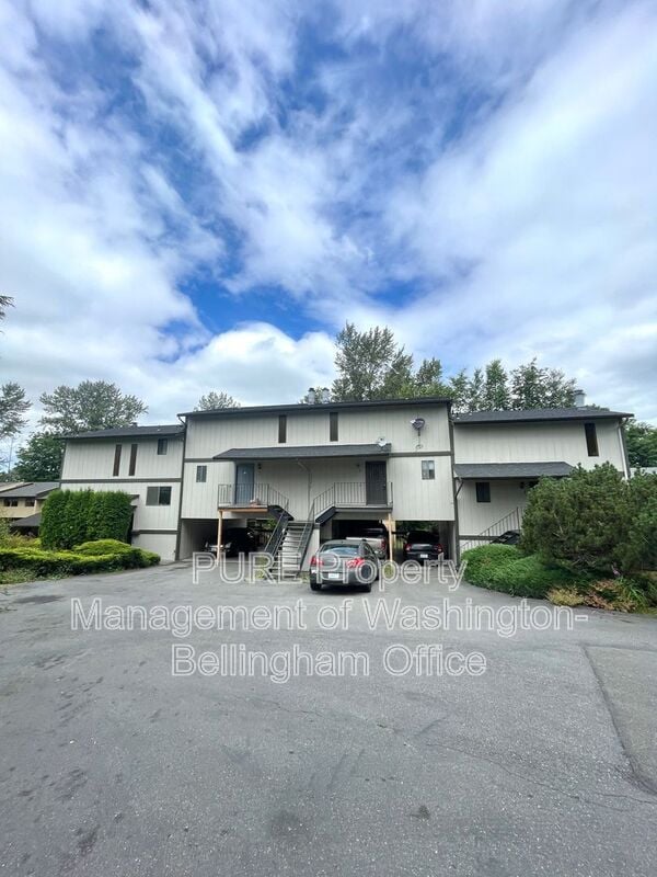 property at 1215 N 9th St