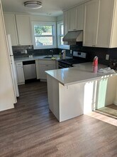 128 N Kingston St, Unit 128A N. Kingston St in San Mateo, CA - Building Photo - Building Photo