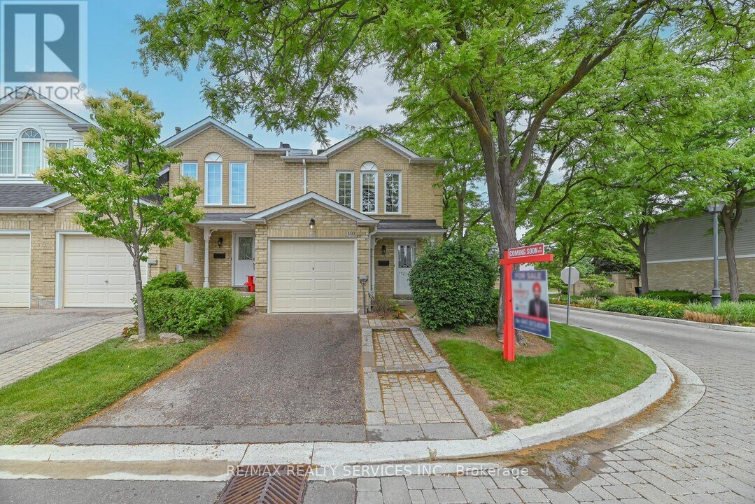 110 Heathcliffe Square in Brampton, ON - Building Photo