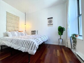 350 E 53rd St in New York, NY - Building Photo - Building Photo