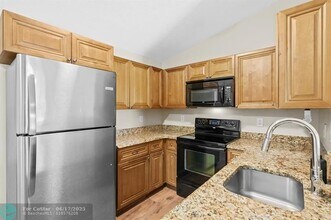 5550 NW 61st St in Coconut Creek, FL - Building Photo - Building Photo