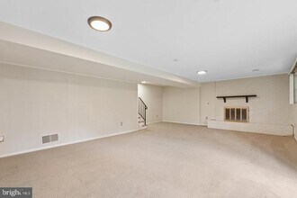 8233 Stonewall Dr in Vienna, VA - Building Photo - Building Photo