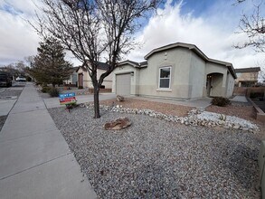 10609 Covert Ln SW in Albuquerque, NM - Building Photo - Building Photo