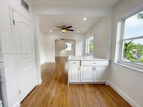 675 SW 19th Rd in Miami, FL - Building Photo - Building Photo