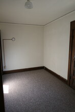 1937 University Ave, Unit Apartment 2 in Madison, WI - Foto de edificio - Building Photo