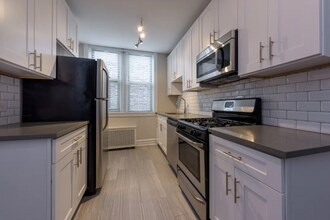 1320 E Hyde Park Blvd in Chicago, IL - Foto de edificio - Building Photo