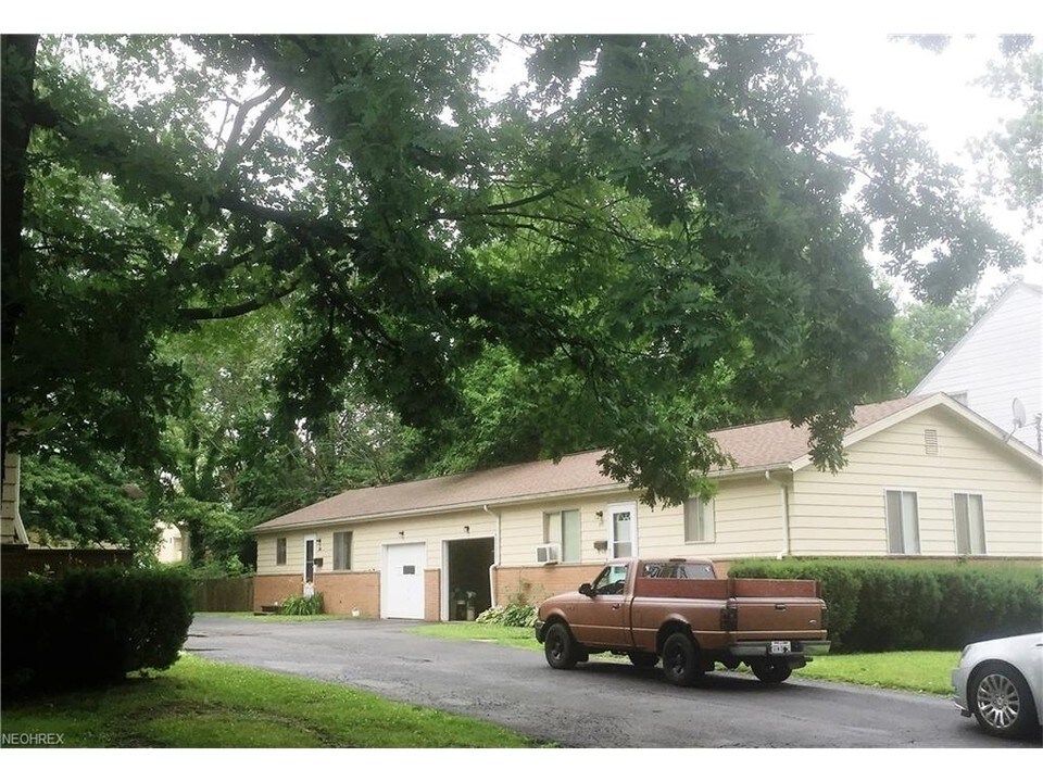 227-231 Randel Ave in Akron, OH - Building Photo
