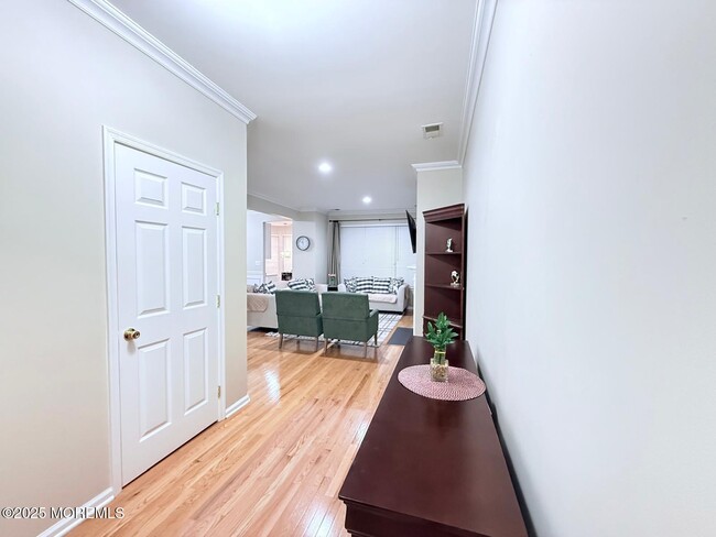 35 Surrey Ln in Flemington, NJ - Building Photo - Building Photo