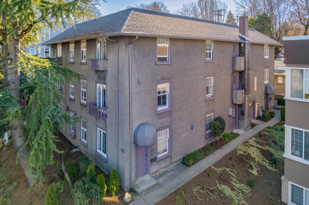 4141 Oak St in Vancouver, BC - Building Photo