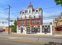 5 E Penn Ave in Wernersville, PA - Building Photo - Building Photo