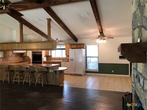 6514 Wolfcreek Pass in Austin, TX - Building Photo - Building Photo