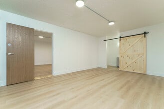 The Dels - Hazelwood in Hazelwood, MO - Foto de edificio - Building Photo