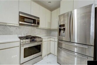 320 Midland Ct in West New York, NJ - Building Photo - Building Photo