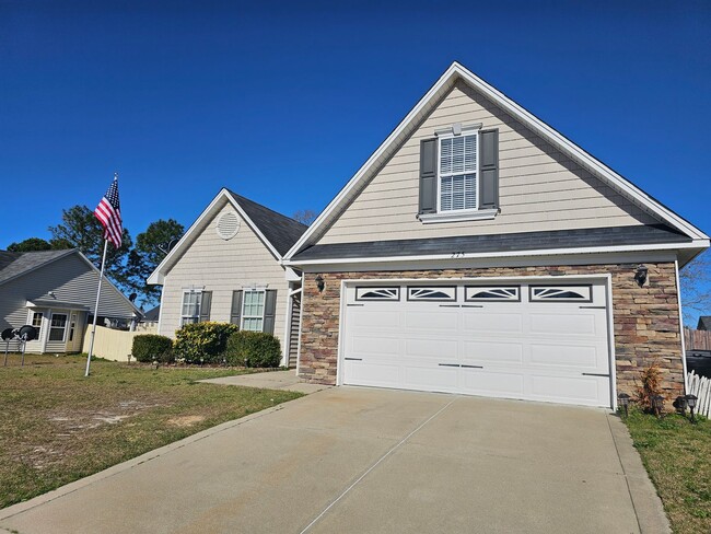 275 Basket Oak Dr in Bunnlevel, NC - Building Photo - Building Photo