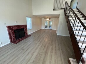 899 Maplegrove Way in Sacramento, CA - Building Photo - Building Photo