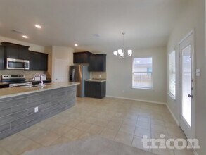 1152 Ibis Falls Loop in Jarrell, TX - Foto de edificio - Building Photo