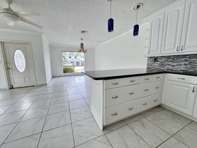 620 NE 19th Ave in Deerfield Beach, FL - Building Photo - Building Photo