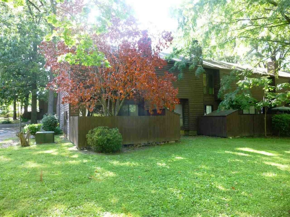 3967 Grahamdale Cir-Unit -B in Memphis, TN - Building Photo