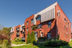 1930 Saint-Jacques Rue in Montréal, QC - Building Photo