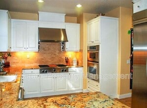 625 Clearwater Creek Dr in Thousand Oaks, CA - Building Photo - Building Photo