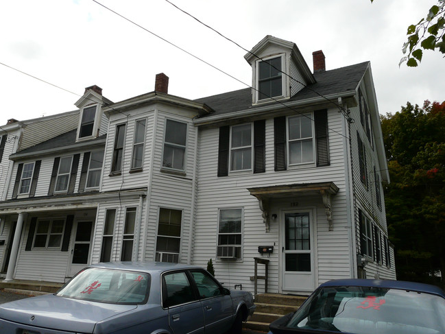 192 Main St in Medway, MA - Building Photo - Building Photo